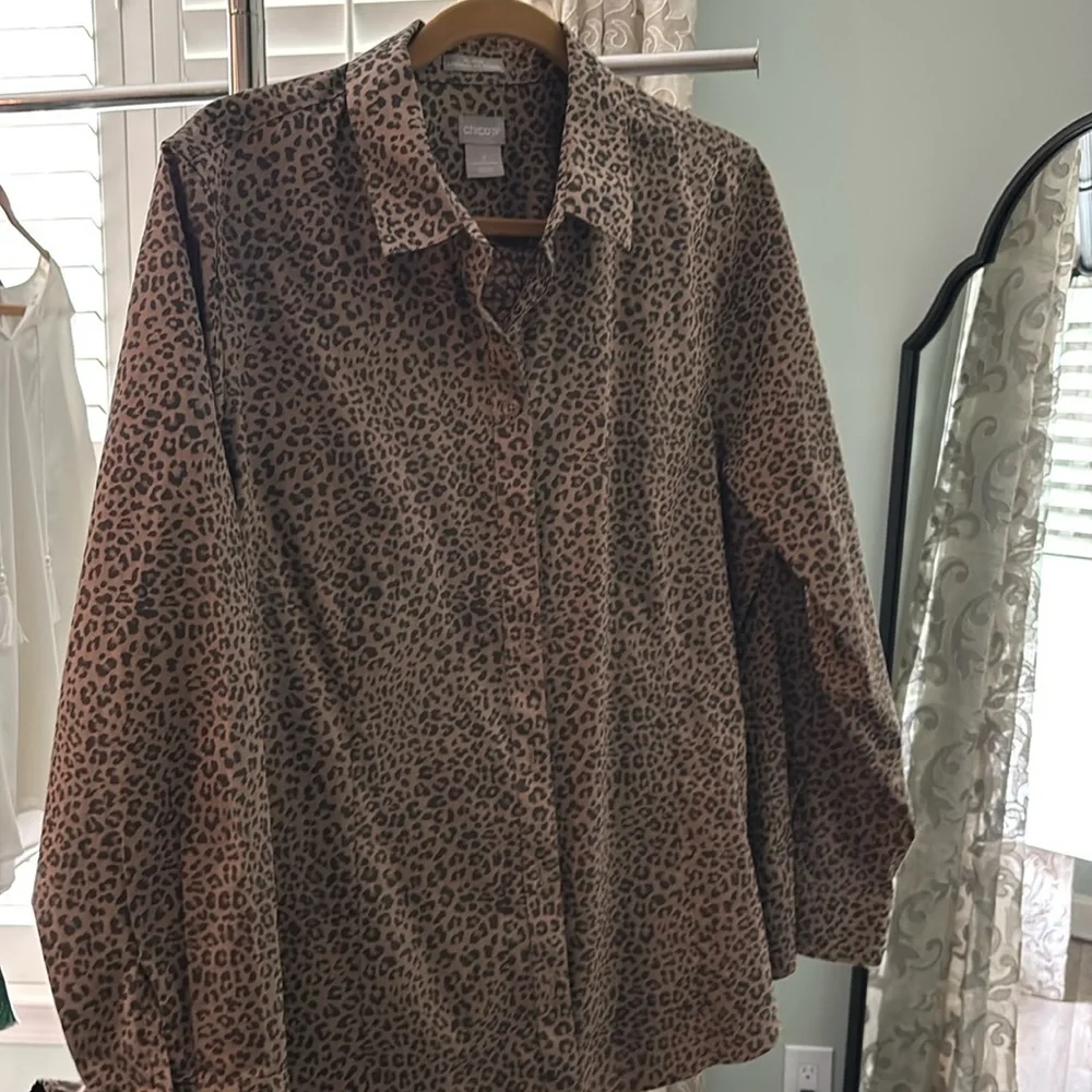 Chicos size 16 no iron animal print long sleeve button down new condition - Picture 3 of 9